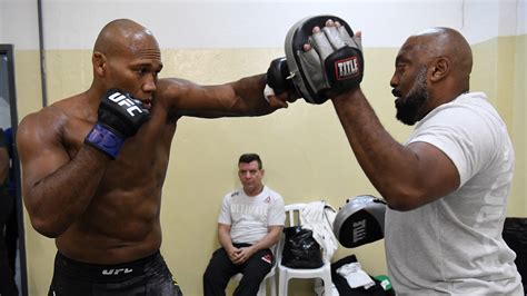 How to watch UFC 262 Prelims live stream .